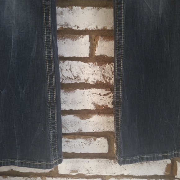 Miss Me Bling Signature Boot 27 Embroidered Accent - Picture 8 of 13